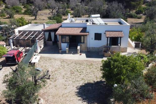an aerial view of a house with a yard at Villa Scaiano by Salento Prime in Salve