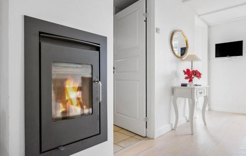 グラセンにあるAwesome Home In Gråsten With Saunaのギャラリーの写真