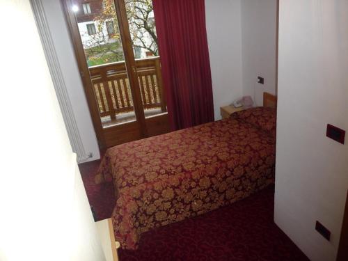 Galeriebild der Unterkunft Hotel Almazzago in Commezzadura