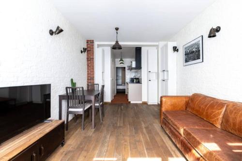 Aqueduc Gare du Nord Charming Apartment 4P 1BR