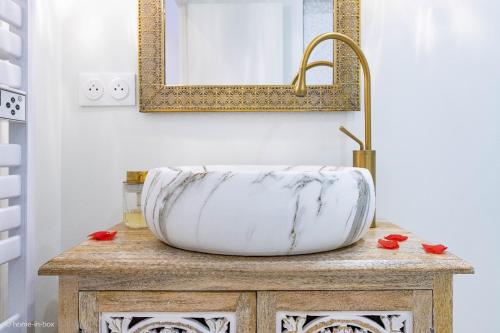 Φωτογραφία από το άλμπουμ του Le Nid d'Eliyah, suites avec jacuzzi 15min Disneyland Paris σε Nanteuil-lès-Meaux