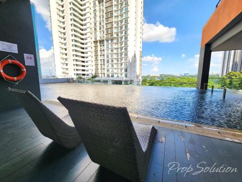 Πισίνα στο ή κοντά στο Loft Suite Seaview 2BR JB CIQ 7Pax