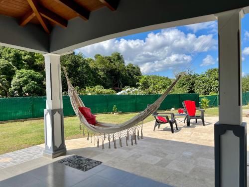 Κήπος έξω από το Grande villa moderne, calme, piscine & jardin