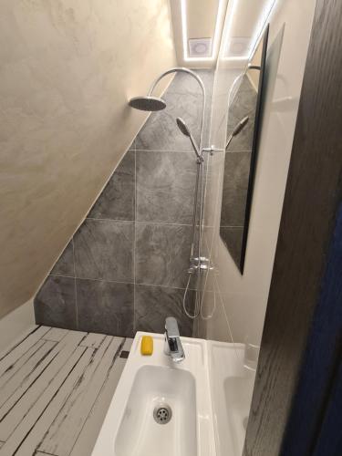 Koupelna v ubytování The House