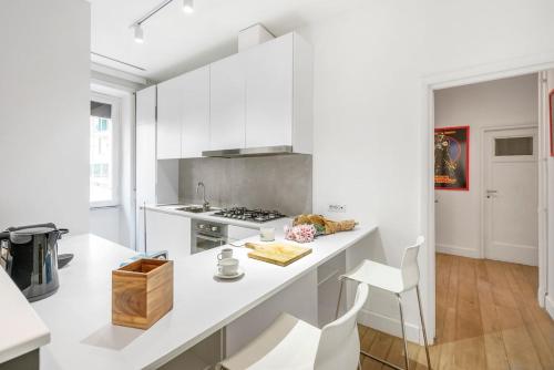 Bordeaux luxury apartment Rome