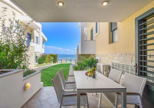 Gallery image of Elpiniki Luxury Apartments in Nea Potidaea