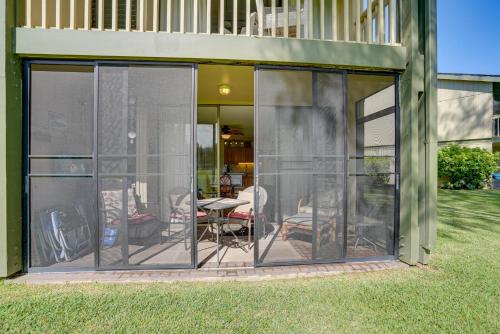 Jardín al aire libre en Turtle Bay Condo with Pool Access and Golf Course!