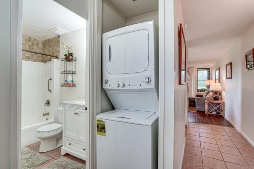 Koupelna v ubytování Turtle Bay Condo with Pool Access and Golf Course!