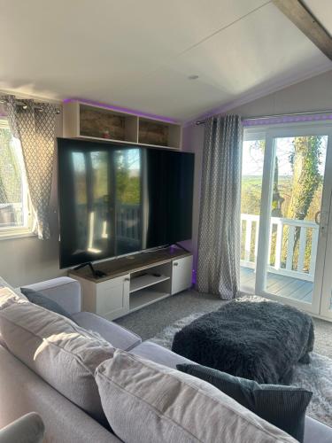 TV a/nebo společenská místnost v ubytování Getaway