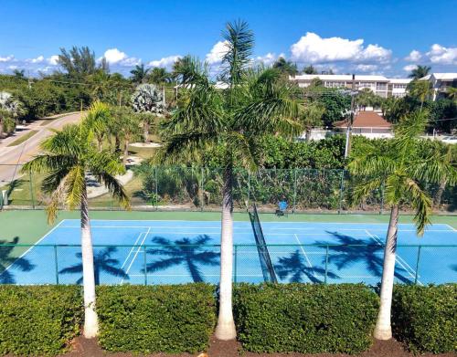 Πισίνα στο ή κοντά στο Sanibel Island Condo With All Of The Amenities 2C2