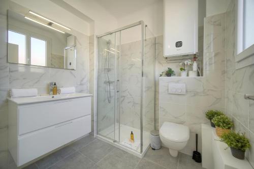 Photo de la galerie de l'établissement Immogroom - bright and modern apartment with a-c, à Cannes