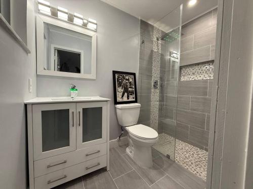 Ένα μπάνιο στο 2 Fam home Sleeps 14