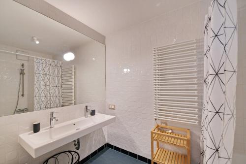 Julius 24 - Stylish Heaven, 5 Mins to City Center
