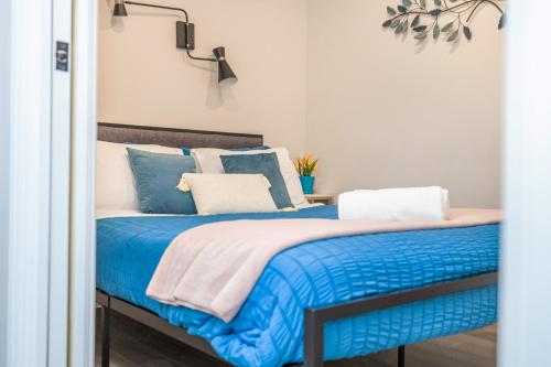 Gallery image of Modern 2BR Condo with Pet Friendly - Near University in Ottawa