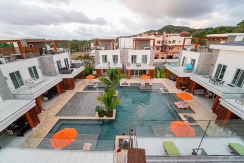 Der Swimmingpool an oder in der Nähe von Ocean One Roatan