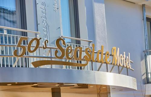 Bernstein Hotel "50`s Seaside Motel" photo 26