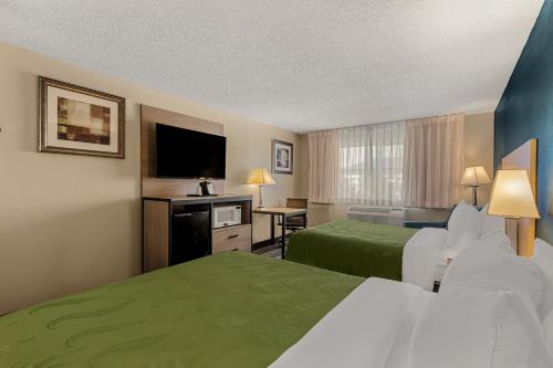 Katil atau katil-katil dalam bilik di Quality Inn Denver Northeast Brighton