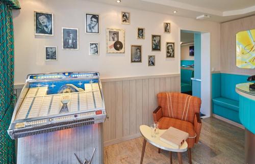 Bernstein Hotel "50`s Seaside Motel" photo 28
