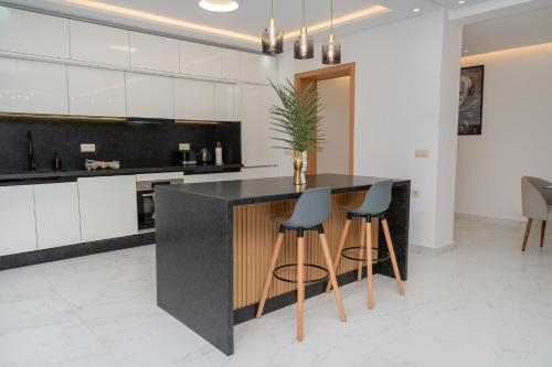 Cucina o angolo cottura di Luxurious Condo in Tangier