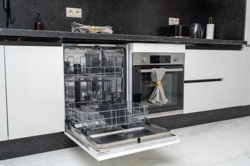 Cucina o angolo cottura di Luxurious Condo in Tangier