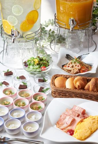 a buffet of food and drinks on a table at FIVE HOTEL OSAKA - Vacation STAY 10338v in Osaka