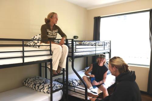 Postel nebo postele na pokoji v ubytování Melbourne City Backpackers