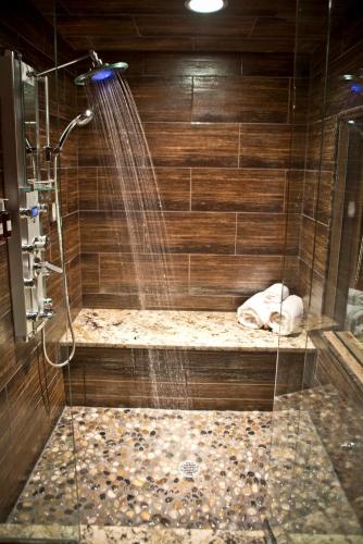 Bilik mandi di Maxwell Mansion Hotel