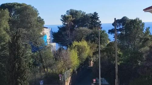 Charmant appartement à 50m des plages