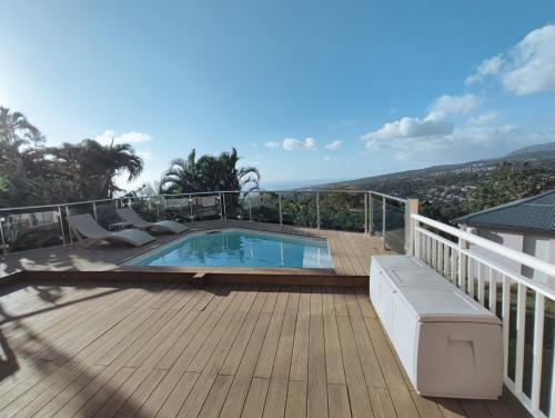 Bazén v ubytování Bel appartement avec piscine privée et vue exceptionnelle nebo v jeho okolí