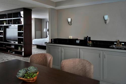 Kuchyň nebo kuchyňský kout v ubytování Marriott Albany