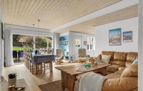 Χώρος καθιστικού στο Amazing Home In Skagen With Wifi
