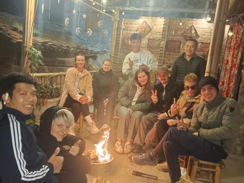 Επισκέπτες που μένουν στο Quang Thuận Bản Giốc Homestay