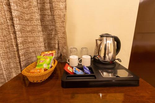 Utensilios para hacer té y café en The Modern Inn