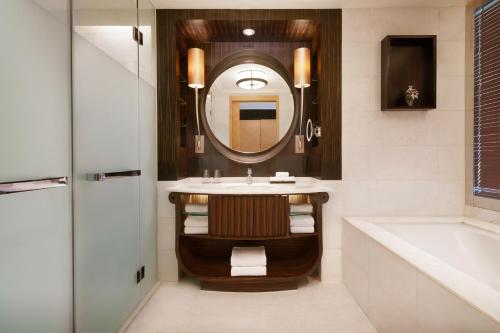 Un baño de Sheraton Hohhot Hotel