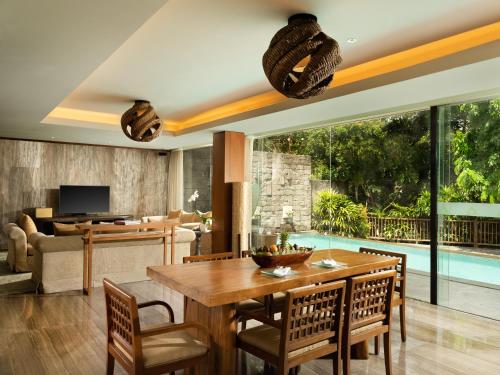 Bazén v ubytování Anantara Uluwatu Bali Resort nebo v jeho okolí