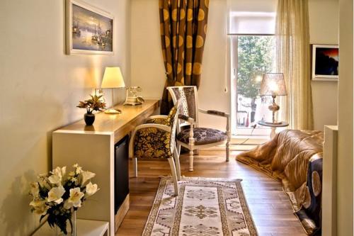 Svetainės erdvė apgyvendinimo įstaigoje Hotel Gelibolu