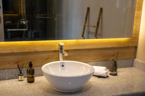 Fotografie z fotogalerie ubytování Canggu City Center and Popular place near by Walk! 2BDR Villa with Private Pool in CANGGU v destinaci Canggu