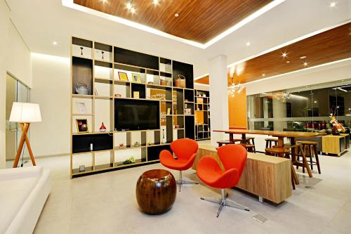 Гостиная зона в TreePark Banjarmasin