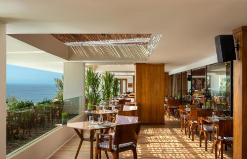 Restaurace v ubytování Anantara Uluwatu Bali Resort