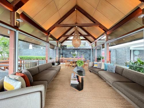 Ruang duduk di Laemsingh Villa 1 - Luxury Villa 5 Bedrooms