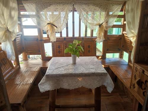 Posezení v ubytování Room in BB - No hassle and no fuss, Aremen Transient is here for your comfortable stay