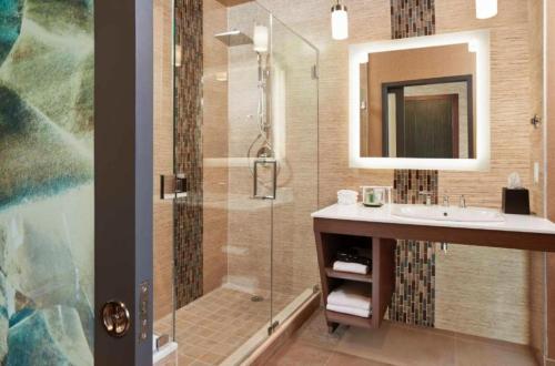 Ένα μπάνιο στο The Westin Desaru Coast Resort 2 Queen Bed