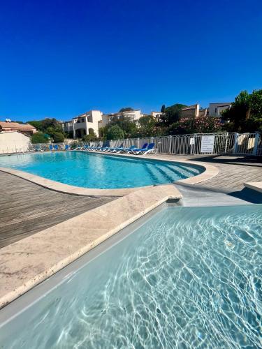 Appartamento Mirella con piscina