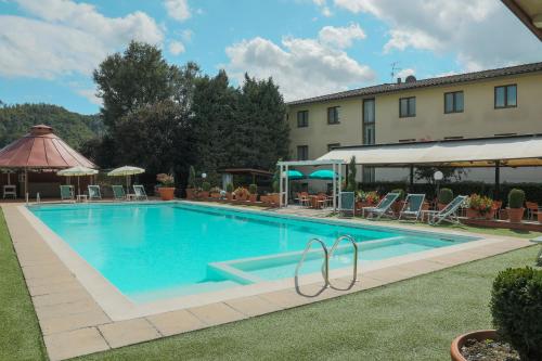 Bazén v ubytování Hotel Ristorante La Lanterna nebo v jeho okolí