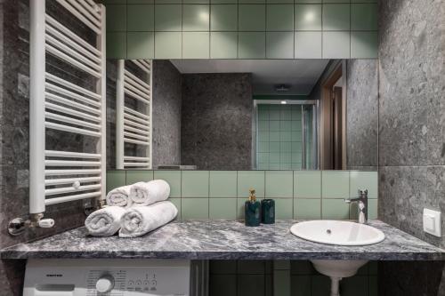 Terracotta Luxury Apartment by BiNoBi!