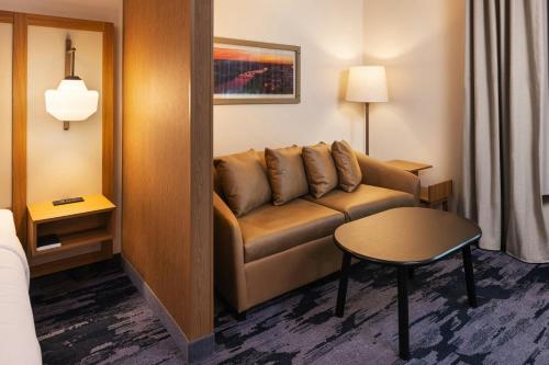 Ein Sitzbereich in der Unterkunft Fairfield by Marriott Inn & Suites Cedar Rapids North