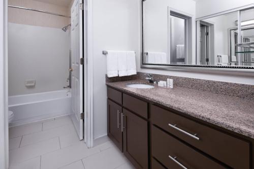 Un baño de Residence Inn by Marriott Provo