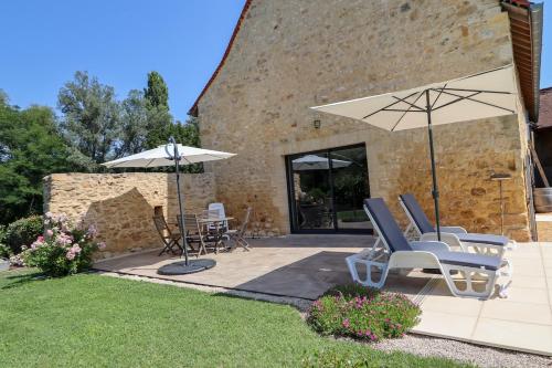 Κήπος έξω από το Domaine-Charme-Piscine-Domme