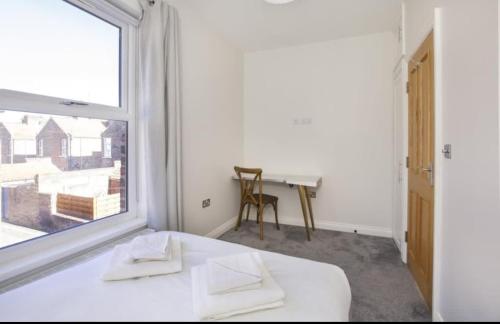 4 bedroom house close to Walmgate bar sleeps 7 photo 9