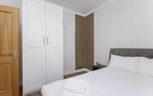 4 bedroom house close to Walmgate bar sleeps 7 photo 15